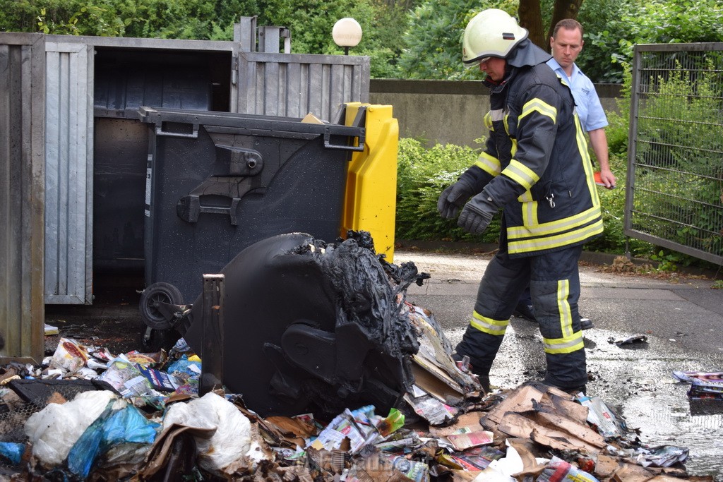 Feuer Koeln Vingst Wuerzburgerstr P22.JPG